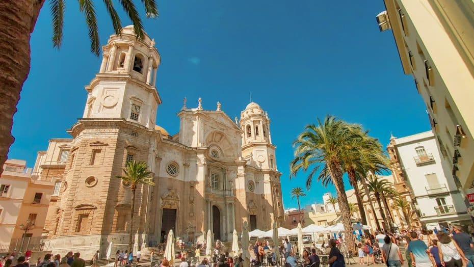 Alojarse cerca de la Catedral de Cádiz
