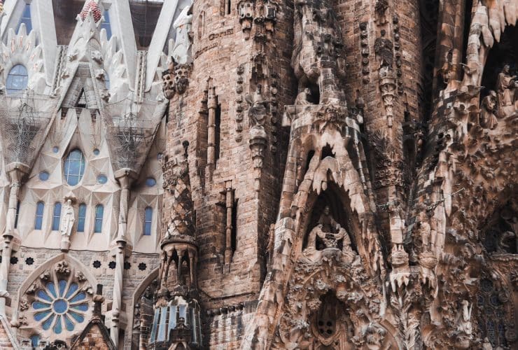 Top 25 Must-See Attractions in Barcelona for First-Time Visitors