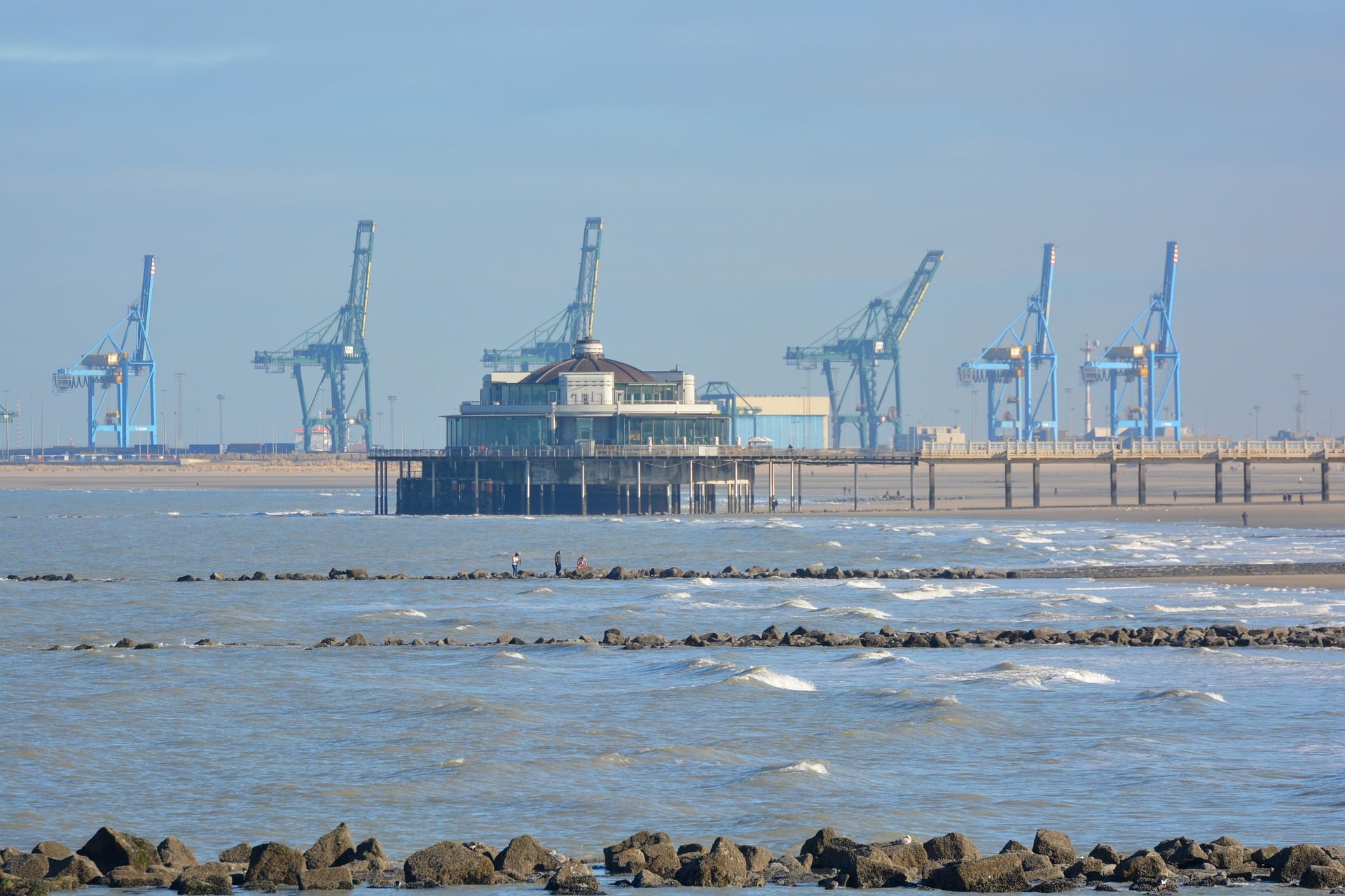 Zeebrugge ofrece impresionantes vistas al mar y fácil acceso a la playa