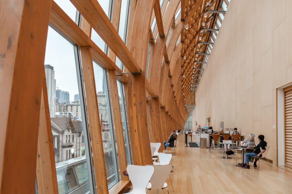 Art Gallery of Ontario - Interior de la fachada de cristal