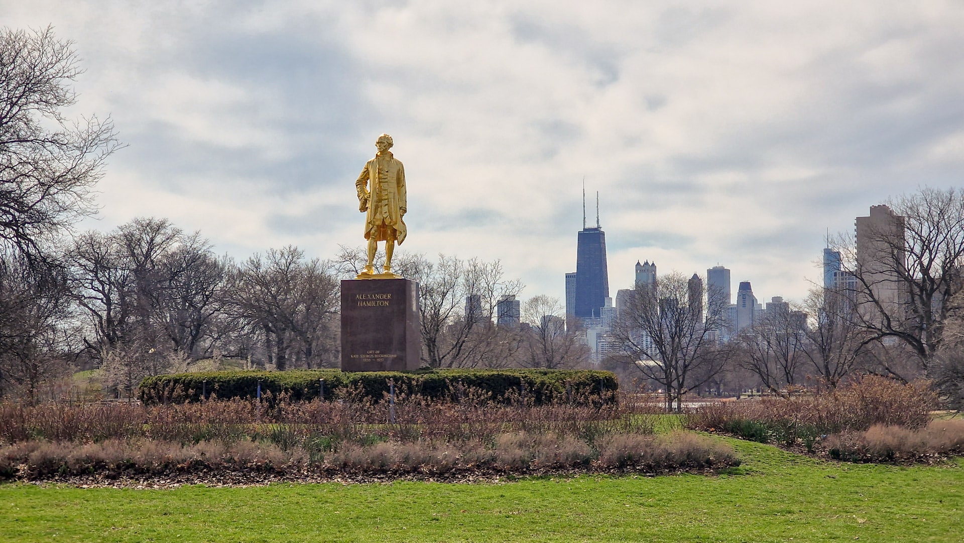 Lakeview è un quartiere vario e vivace situato nel North Side della città. Sede del quartiere gay di Chicago, offre anche bellissimi parchi e spiagge sul lago.