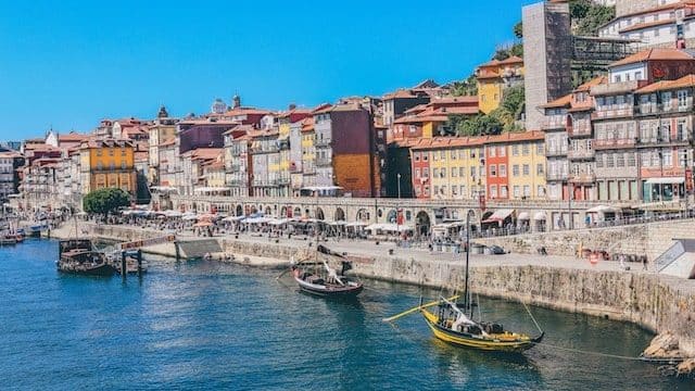 Una de las zonas con más encanto de Oporto, Ribeira, es una zona ideal para turistas