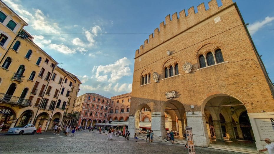 El Palazzo dei Trecento es una de las principales atracciones del casco antiguo de Treviso