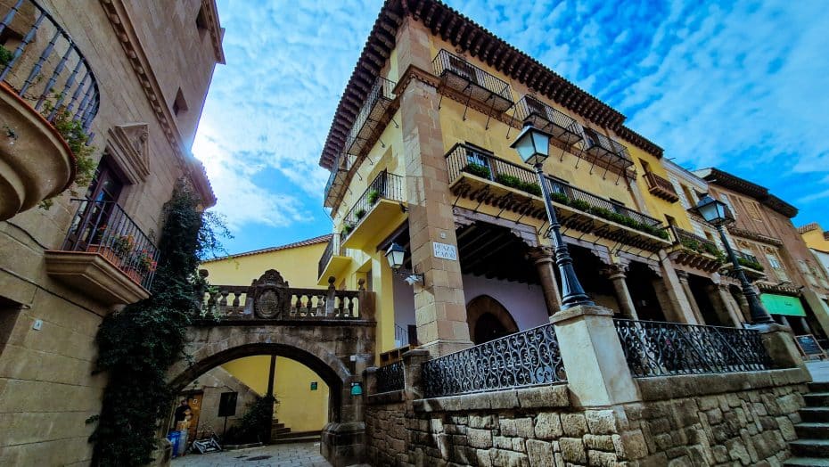 Plaza Mayor at Pueblo Español