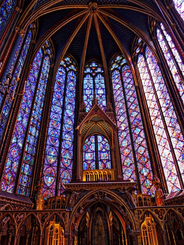 Stained glasswork - Sainte Chapelle - Parisian architecture examples