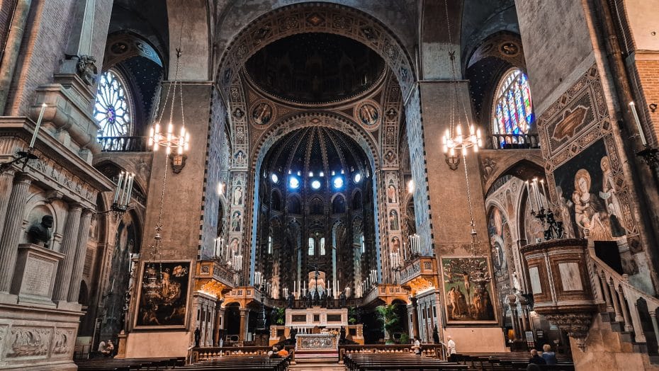 Basilica of Saint Anthony - Interior