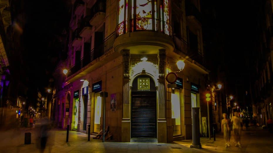 Best areas to stay in Barcelona for nightlife - Ciutat Vella
