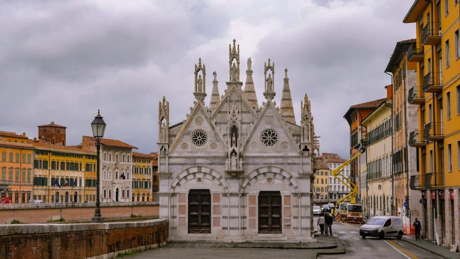 Iglesia de Santa Maria della Spina, Pisa - Noroeste de Italia en tren