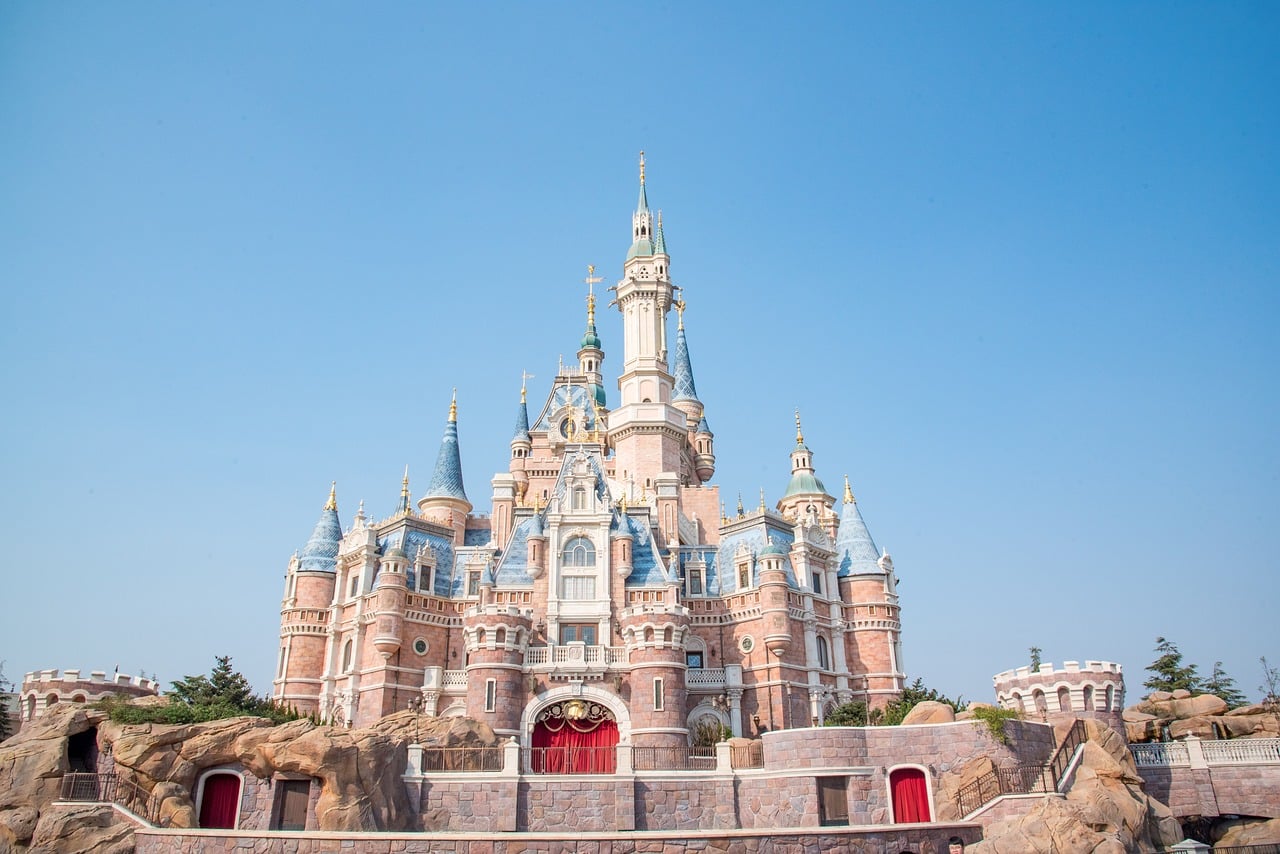 Disneyland Shanghai, located in the Pudong district of Shanghai, is a popular area to stay for families and Disney enthusiasts