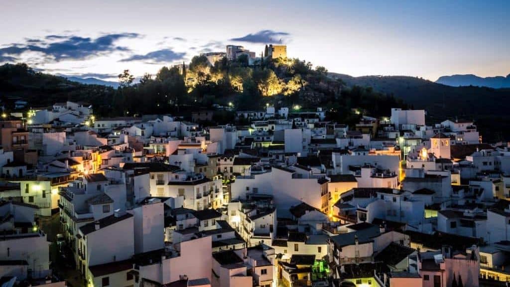 Hotel Castillo de Monda - Castle hotel in Málaga province