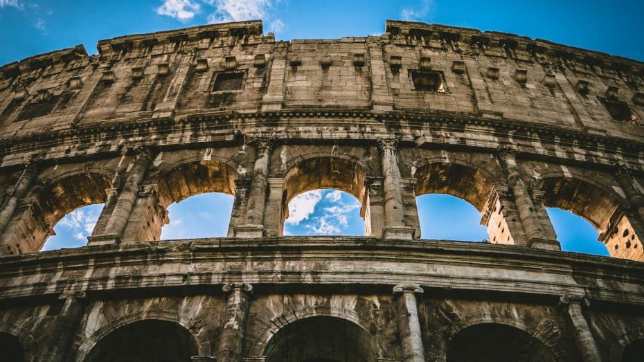 Monti está muy cerca del Coliseo romano