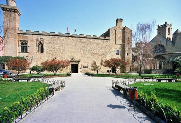Parador de Olite - Spanish castles where you can spend the night