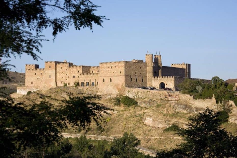 Parador de Siguenza - Los mejores hoteles castillo cerca de Madrid