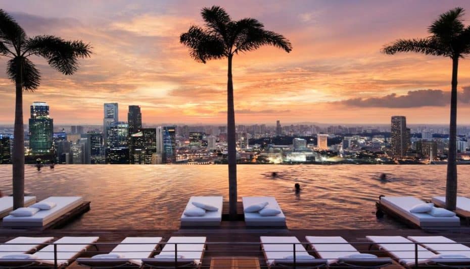 La piscina a sfioro del Marina Bay Sands è uno dei luoghi più degni di Instagram a Singapore