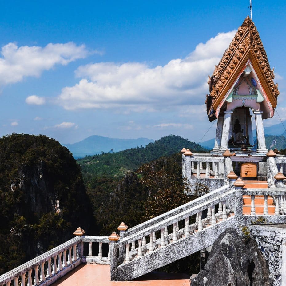 Templo de la Cueva del Tigre Krabi Tailandia