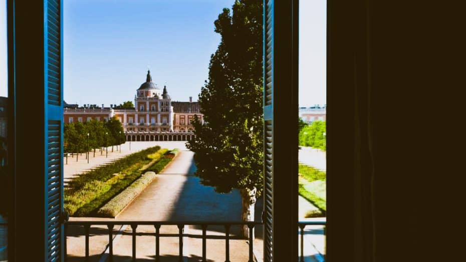 Views of the Royal Palace of Aranjuez from a hotel