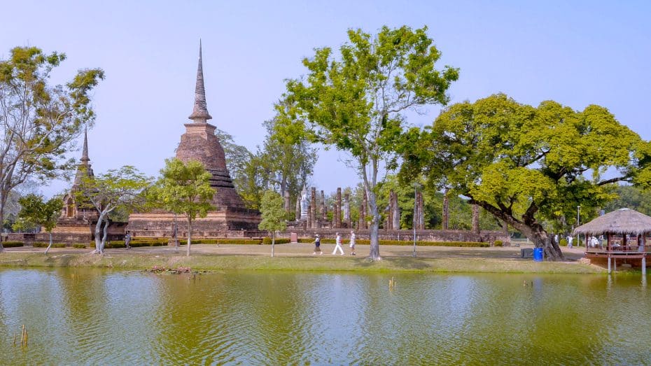 Wat Mahathat is one of the most important ancient temples in Thailand
