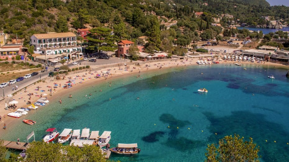 Paleokastritsa es una de las mejores playas de Corfú, Grecia