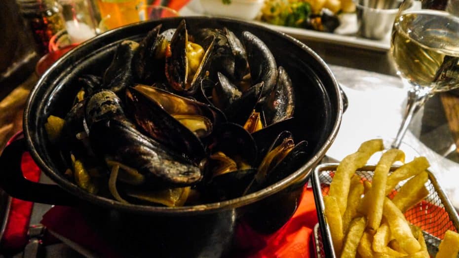What to eat in Brussels - Mussels with fries