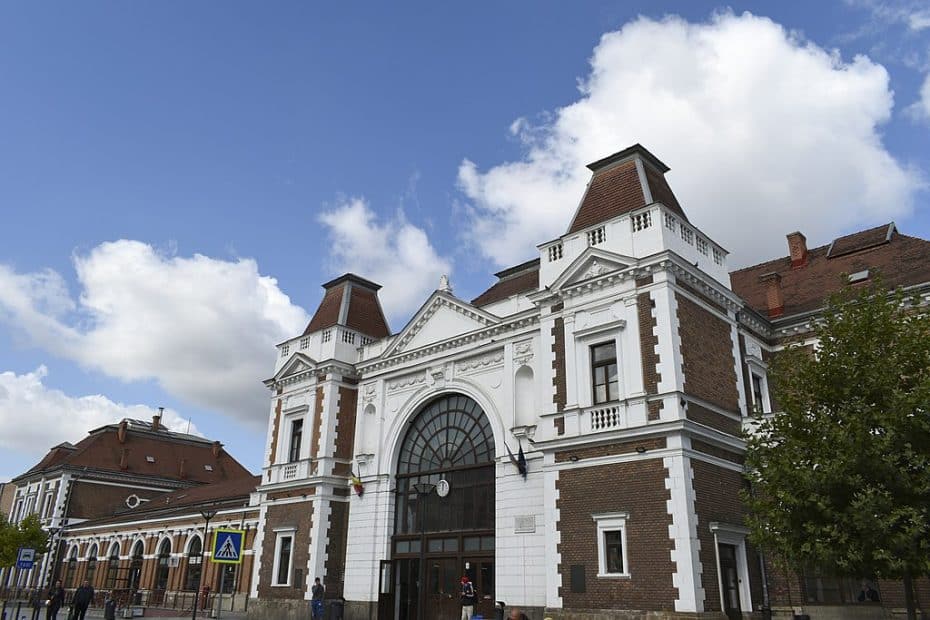 With train connections to Bucharest and the rest of Transylvania, the Cluj-Napoca Railway Station area is great for travelers touring the region