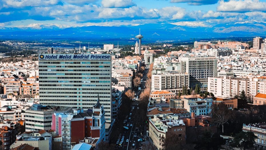 Best viewpoints in central Madrid - 360º Bar, Hotel Riu Plaza de España