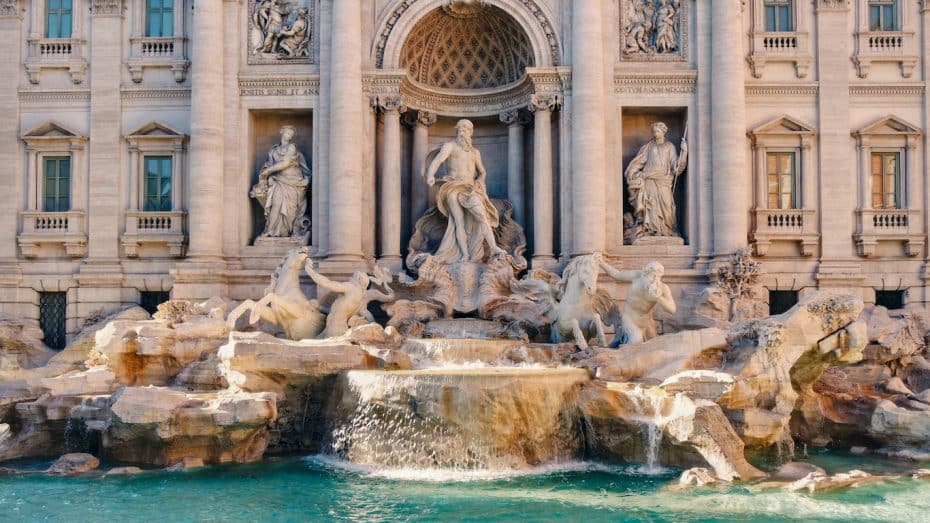 Fontana di Trevi - Things to see on a first trip to Rome