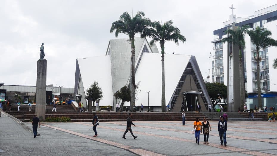 Sede del Parque de Bolívar, centro de Armenia es una buena zona para viajeros a la ciudad colombiana.