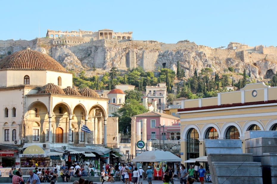 Piazza Monastiraki e l'Acropoli