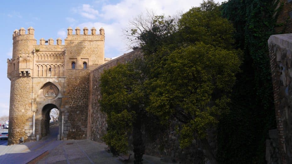 Puerta del Sol - Toledo city walls