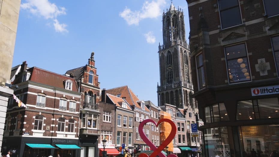El Centro de la Ciudad, también conocido como casco antiguo, es el corazón de Utrecht y el lugar perfecto para alojarse para estar cerca de lugares históricos, tiendas y restaurantes.