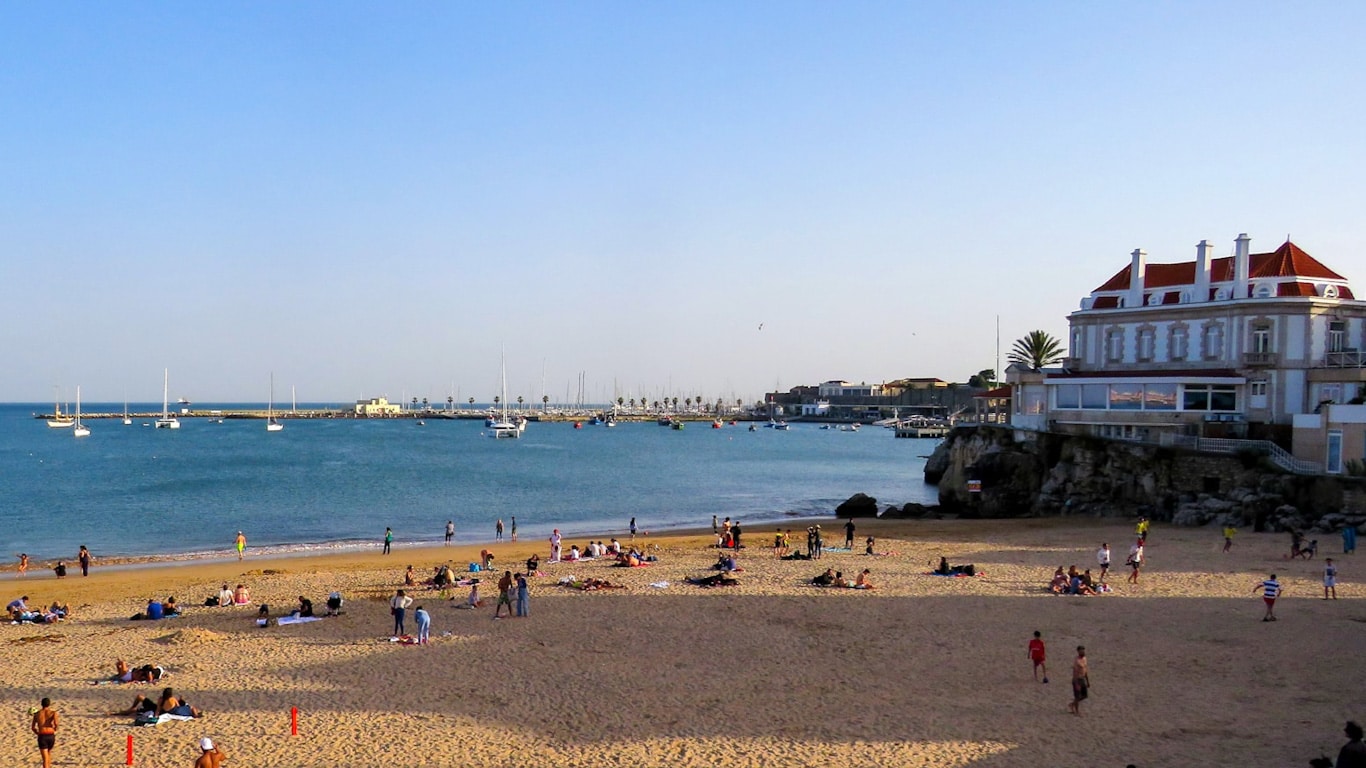 Staying in the center of Cascais, you'll have easy access to the beache(s)