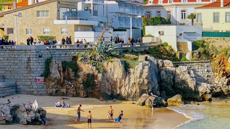 The best area to stay in Cascais for sightseeing is the city center. This area is near the beaches and has excellent hotels like The Albatroz
