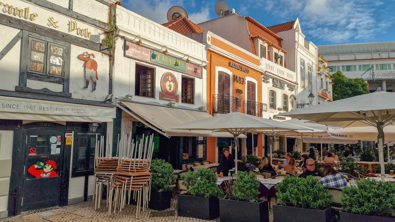 The center of Cascais hosts a large selection of restaurants and bars