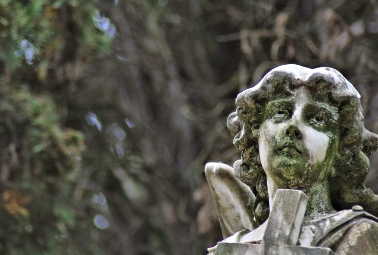 10 Essential Tips for Taking Pictures of Cemeteries
