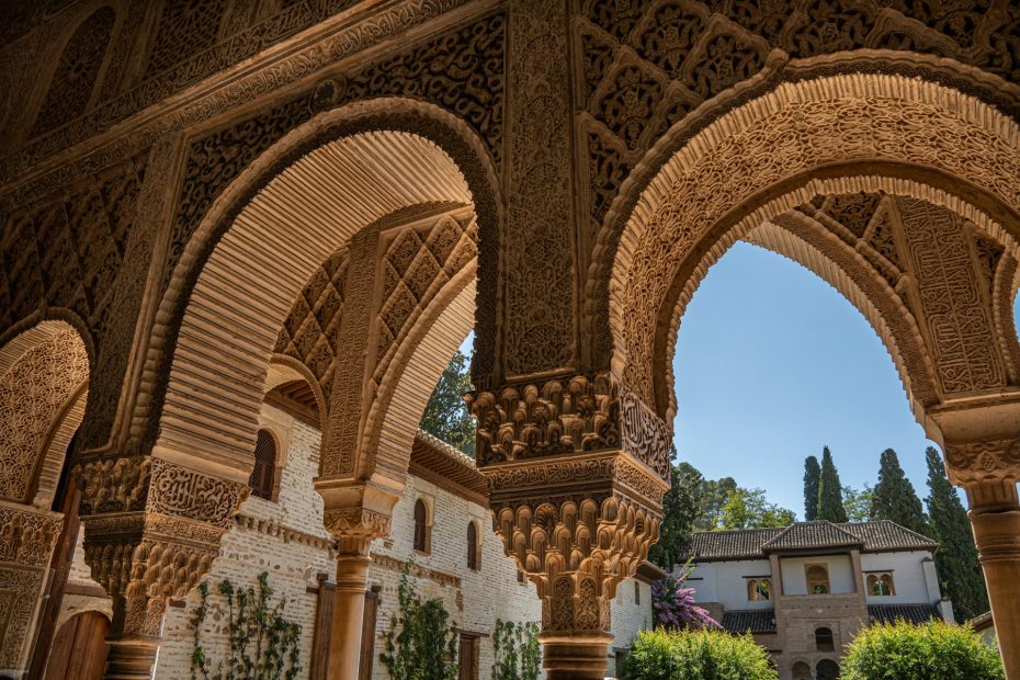 Il Distretto Centro comprende l'iconica Alhambra. È perfetto per chi vuole essere vicino alle principali attrazioni, allo shopping, ai ristoranti e alla vivace vita notturna della città.