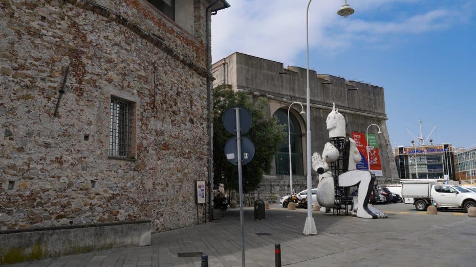 Situado junto al centro histórico, el Porto Antico de Génova ha pasado de ser un viejo puerto a un moderno centro cultural.