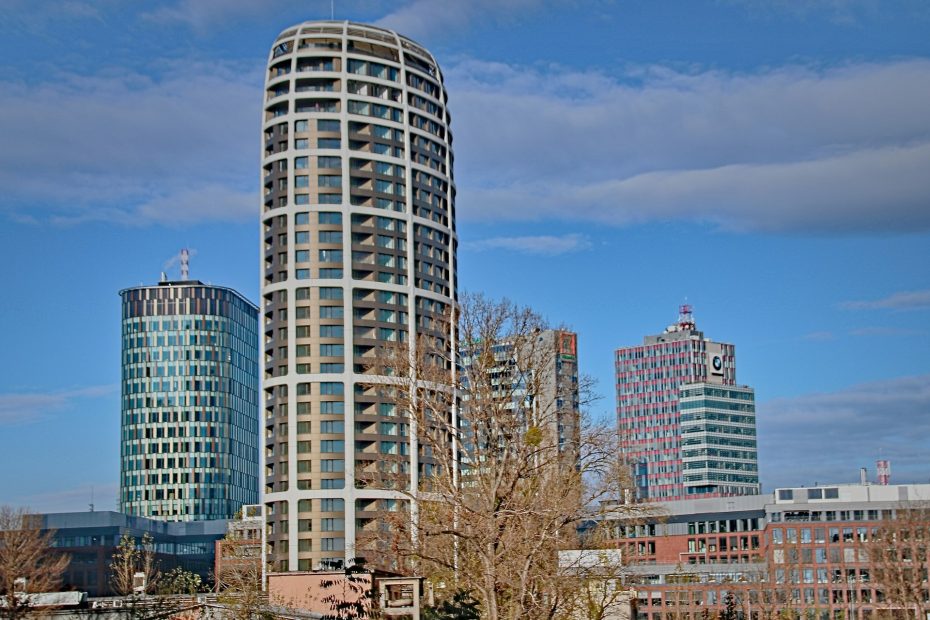 Nivy y Ruzinov albergan el nuevo distrito central de negocios de Bratislava, conocido por sus rascacielos y modernos edificios de oficinas.