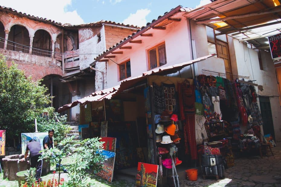 Conocida por sus pintorescas calles y tiendas artesanales, San Blas es una de las mejores zonas donde dormir en Cusco.
