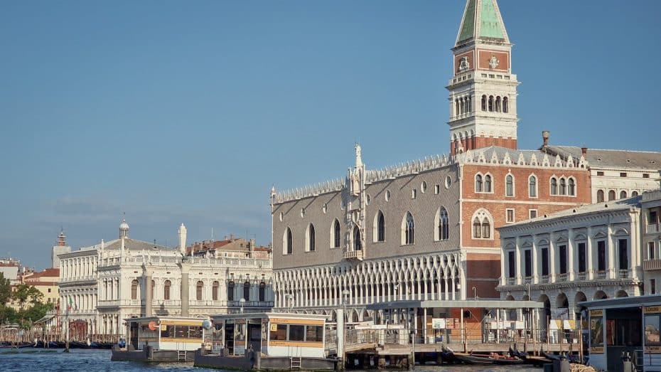 Pink Floyd dio un concierto frente a este emblemático monumento de Venecia en 1989.