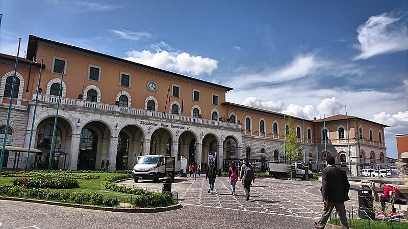Stazione Pisa Centrale è una delle zone più comode per i visitatori della città toscana.