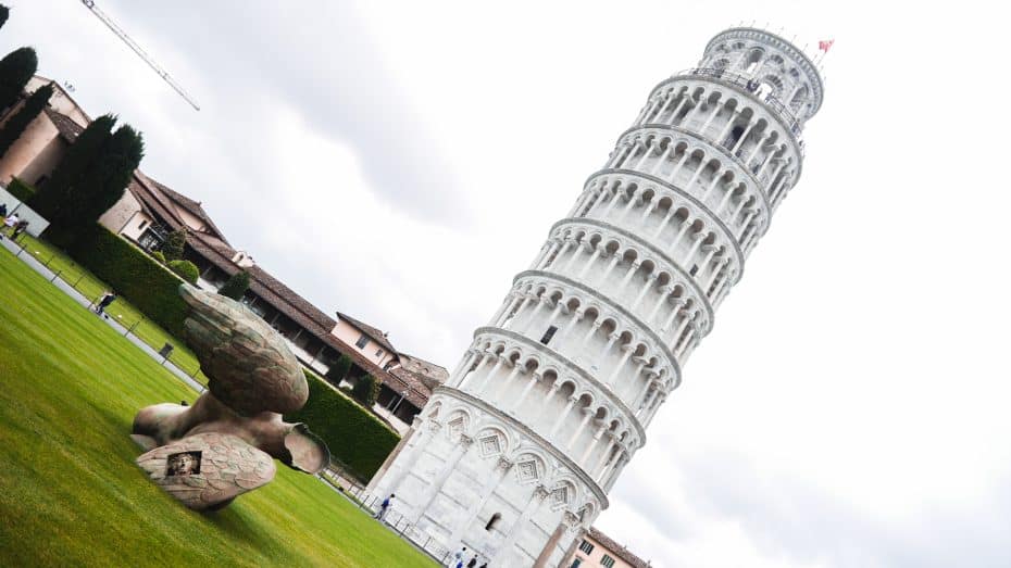 La Torre pendente e la Cattedrale sono le attrazioni turistiche più visitate di Pisa e il motivo principale per cui la maggior parte dei visitatori extraeuropei arriva in città.
