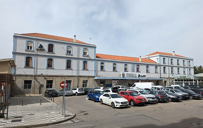 The area surrounding Estación de Cuenca is one of the best for travelers thanks to its connectivity and nearby attractions