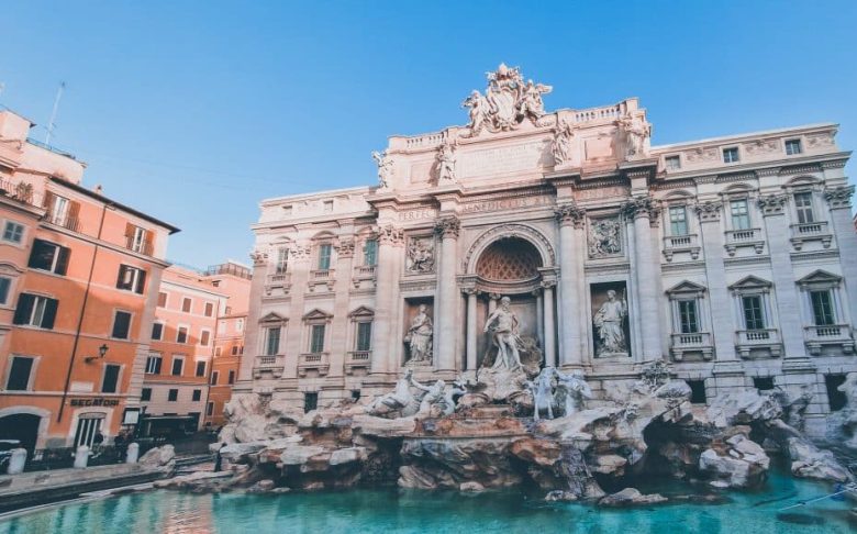 Trevi Fountain - Myths, history and tips