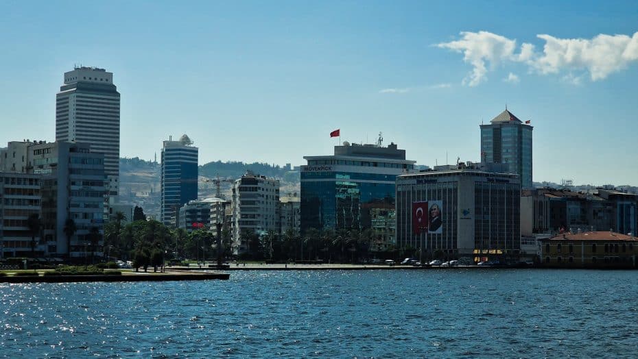 Con un'ottima posizione sul lungomare, Alsancak è una zona perfetta per soggiornare a Izmir.