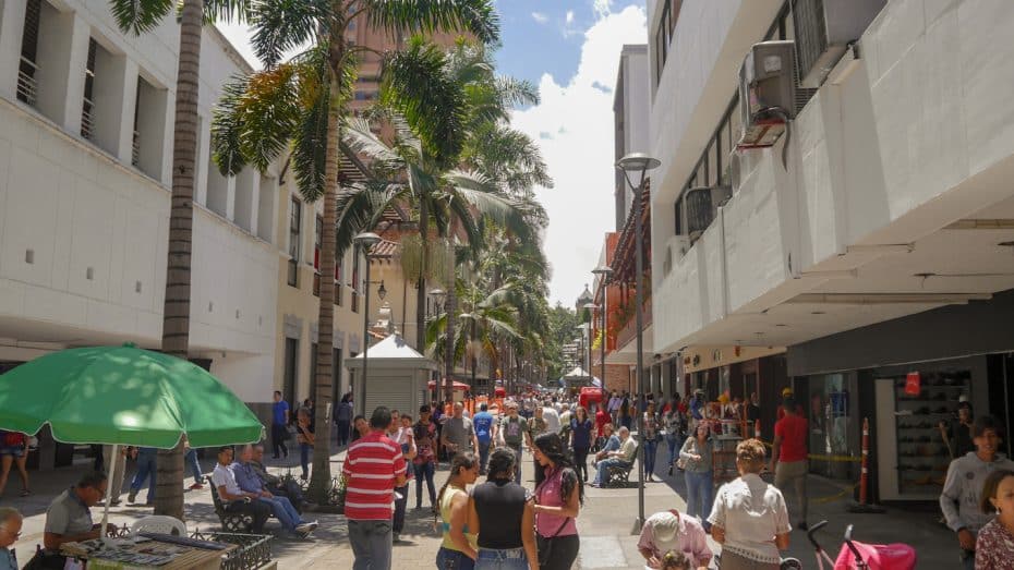 La calle Junín es uno de los principales atractivos del centro de Medellín