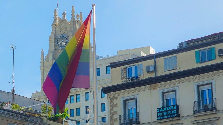 Chueca és la zona LGBTQIA de la ciutat i un dels millors barris per allotjar-se a Madrid