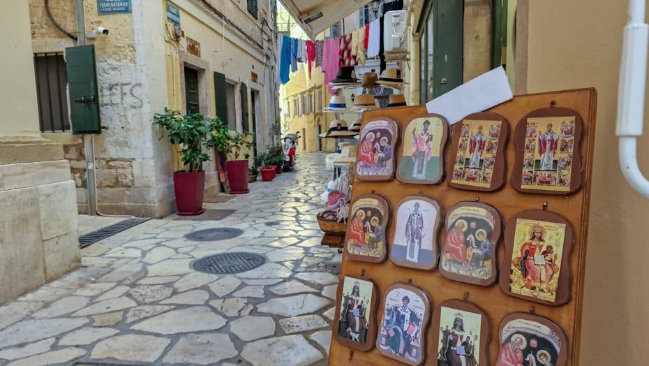Old Town Kerkyra is the best district for tourists in Corfu