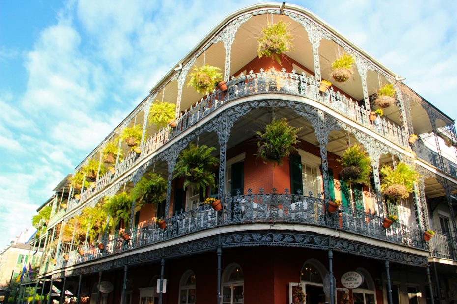 Known for its historic charm and vibrant nightlife, the French Quarter is the oldest neighborhood in New Orleans.