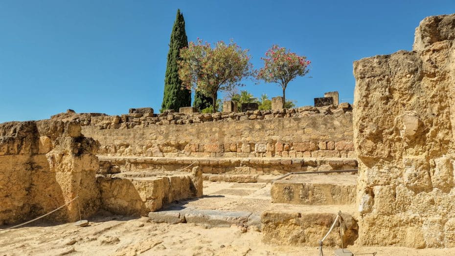 Ruinas de una zona residencial en Medina Azahara, España