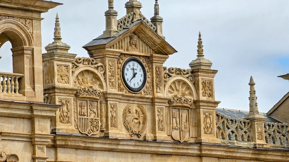 Los alrededores de la estación de ferrocarril de Zamora son ideales para los viajeros que buscan comodidad. Es una excelente opción si planeas utilizar Zamora como base para excursiones de un día a ciudades cercanas en tren o autobús.